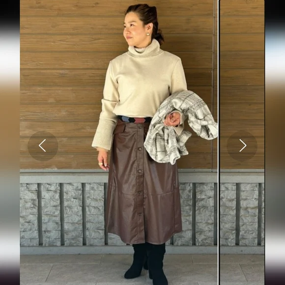 new!BANANA REPUBLIC fine structured ribknit turtleneck special split cuff detail - Picture 4 of 17